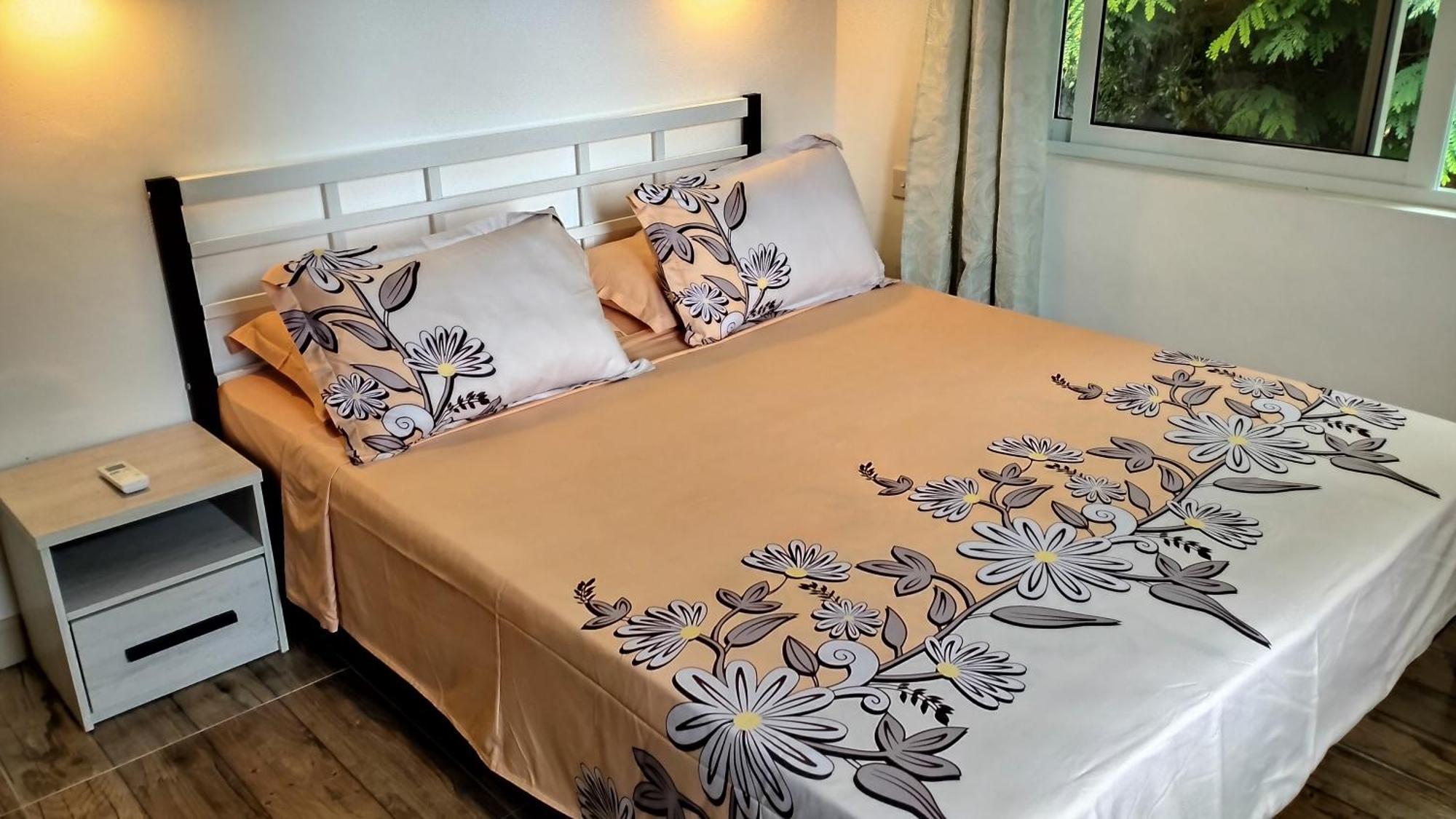 Dovass Self Catering Apartments Такамака Номер фото