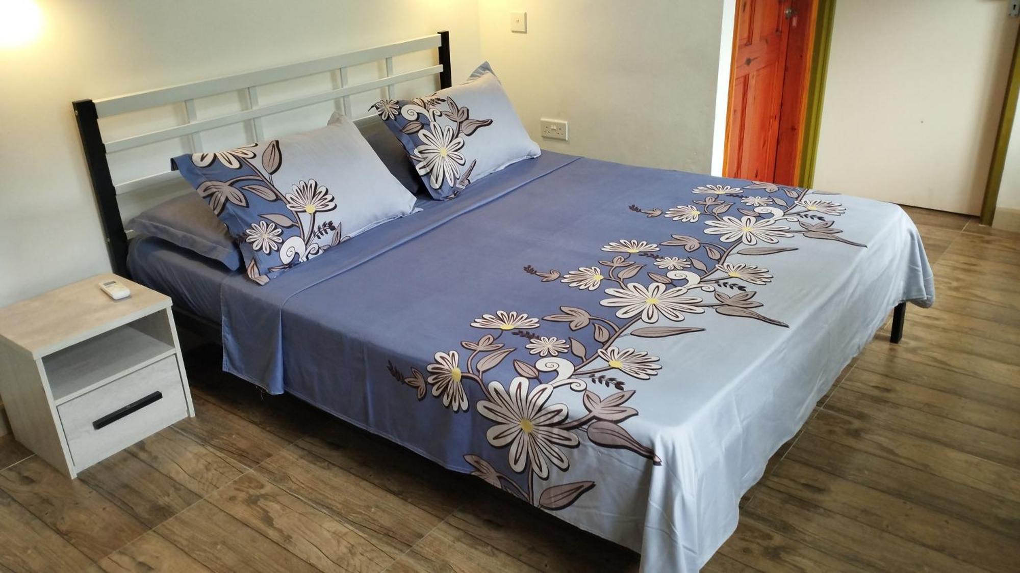 Dovass Self Catering Apartments Такамака Номер фото